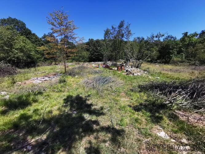 LIpa, poljoprivredno-šumsko zemljište površine 2288m2 - 6