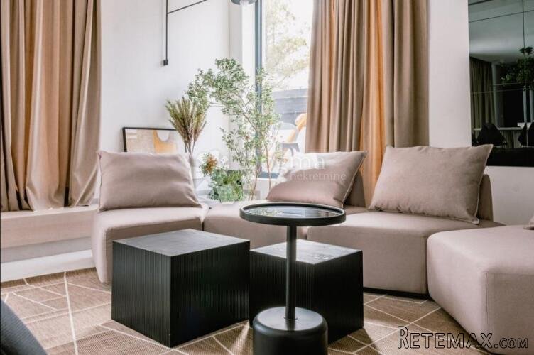 MODERNA VILLA SA BAZENOM U BLIZINI MORA! - 7