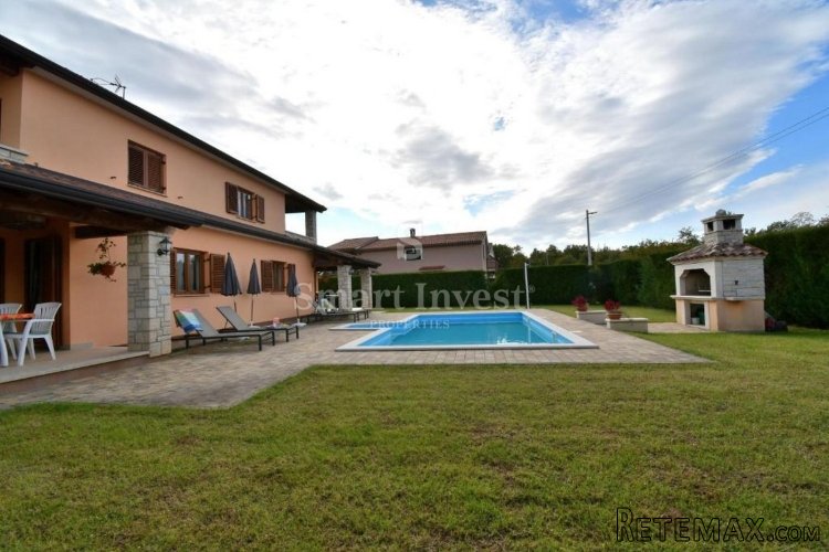 POREČ, kuća s 4 apartmana i bazenom - 2