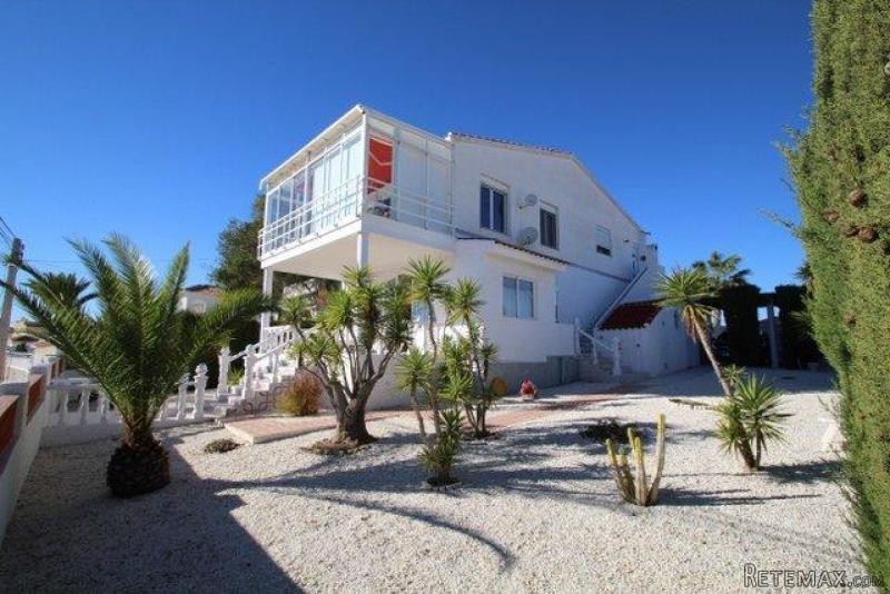 3 Bedrooms - Villa - Alicante - For Sale