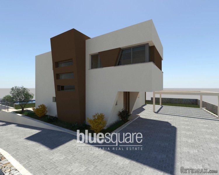 Stunning 4 Bedroom 4 Bathroom Modern..
