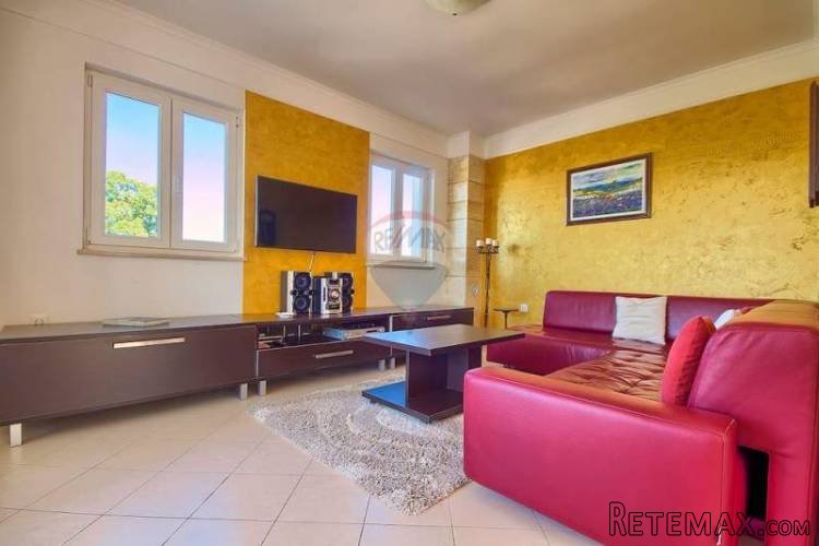 Villa s prekrasnim pogledom na more i vlastitim bazenom - 4