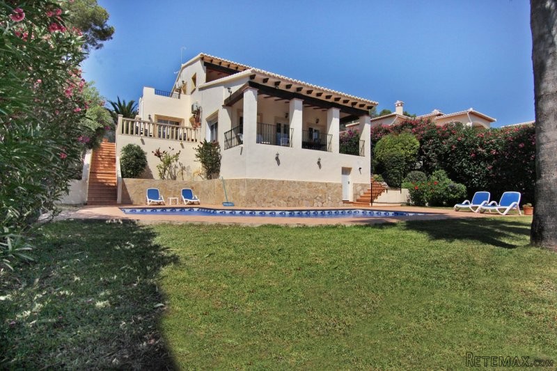 3 bedroom 3 bathroom detached villa in..
