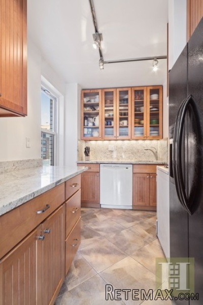 1 bedroom Apartment For Sale: 530 EAST.. - 2