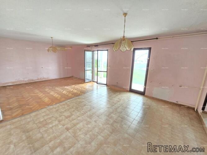 Prostrana kuća u blizini Pule ! Dva stana- 2500 m² z.. - 2