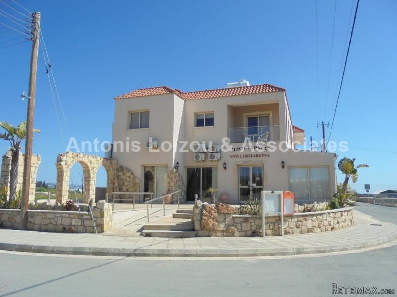 RESTAURANT WITH 3 LUXURY APARTMENTS 5..