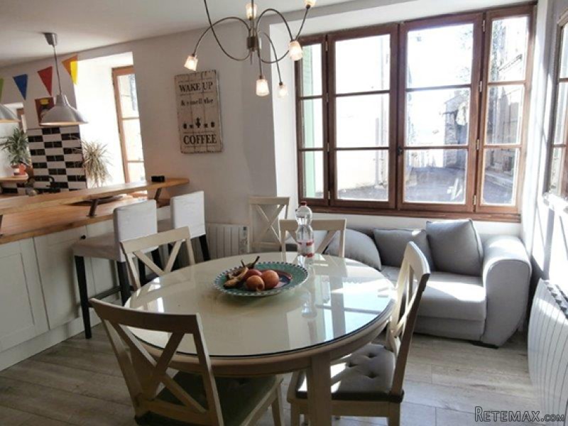 Beautifully Renovated 5 Bedroom Village.. - 2