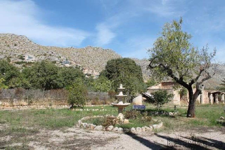 Small plot of 2660m2 with a 53m2 house called 'La Sort de.. - 3