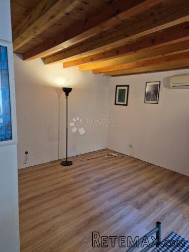SPLIT – STAN UZ DIOKLECIJANOVU PALAČU, 88,47 m² – IZUZETAN P - 3