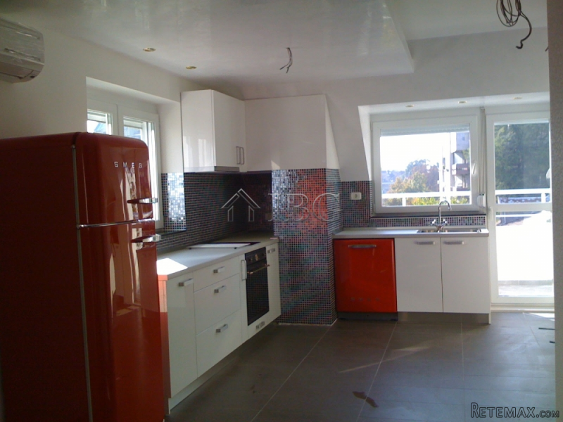 2 bedroom apartment and a large terrace..