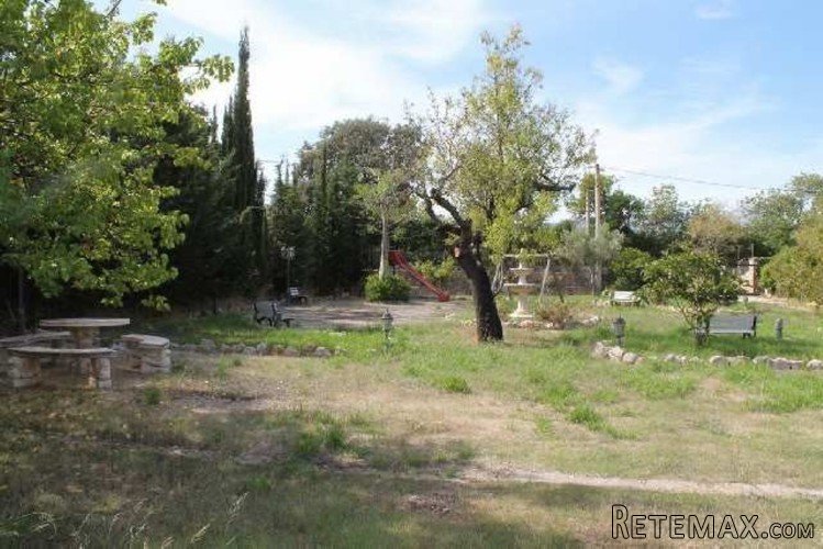 Small plot of 2660m2 with a 53m2 house called 'La Sort de.. - 4