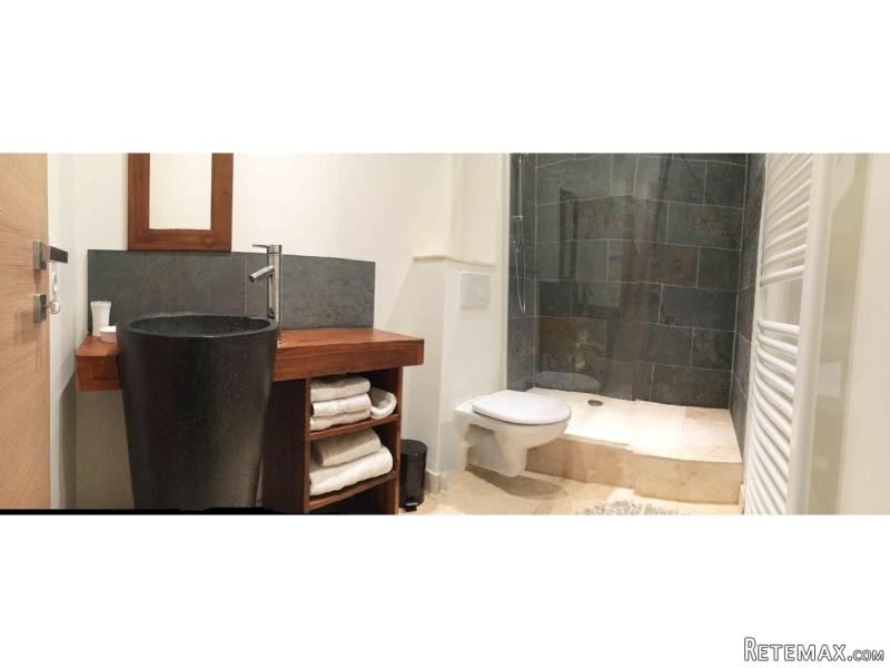 Beautifully Renovated 3 Bed Apartment.. - 2