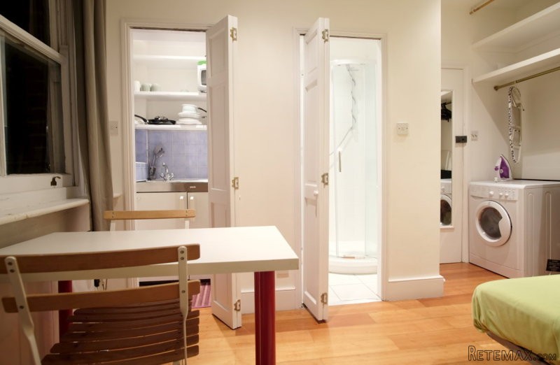 Studio near Putney Bridge station