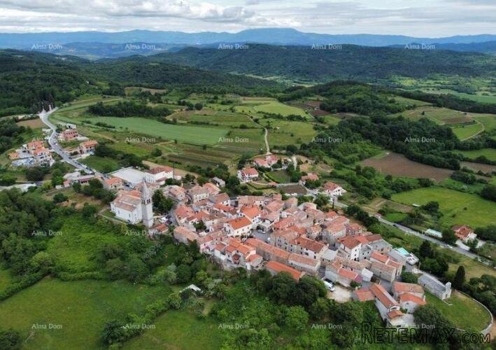 Prodaja građevinskog zemljišta. Pazin, Trviž