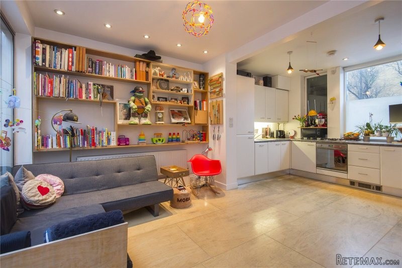 2 Bedroom House, Freehold - 2