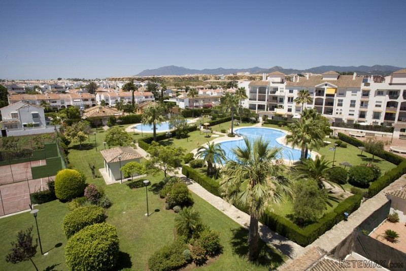 Beachside Apartment For Sale In West.. - 2