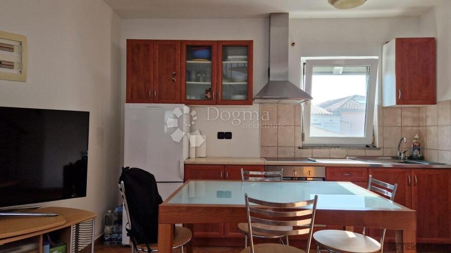 Centar Medulina. Pogled. 2 apt. Terasa. Parking 4 auta - 3