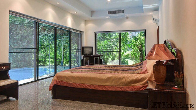 Jomtien Park Villas: large 4 bedroom..