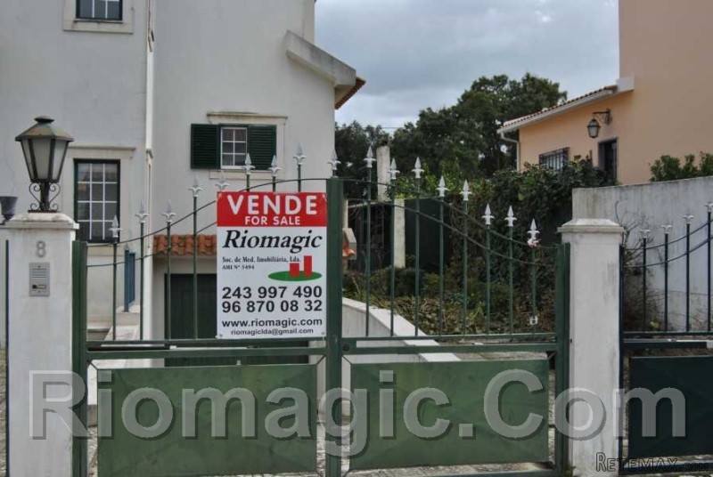 T3 - House