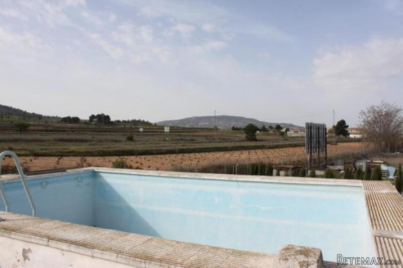 Reduced Apr17!! 3bed, pool & garden.. - 2