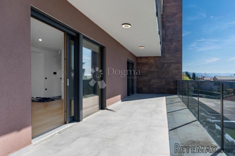 Penthouse u Kantrida Premium zgradi - 2