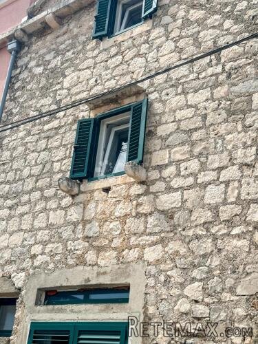 Renovirana kamena kuća u srcu Primoštena, 150 m2 - 2