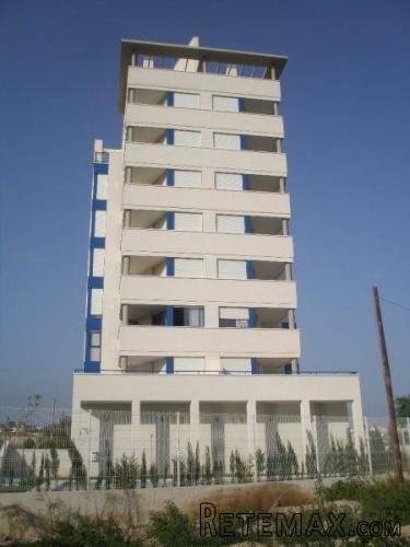 Attractive three bedroom apartment in a new block of flats.. - 3