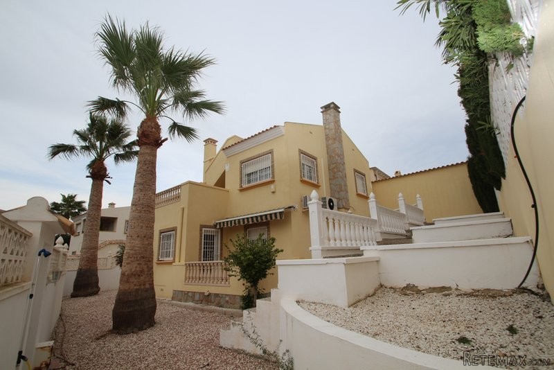 3 Bedrooms - Villa - Alicante - For Sale