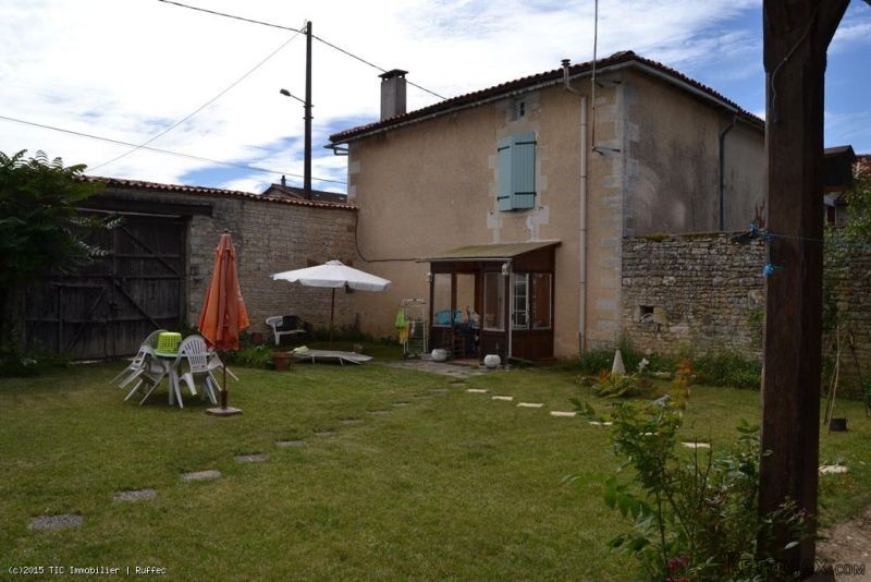 3 Bed House With Large Walled Courtyard.. - 2