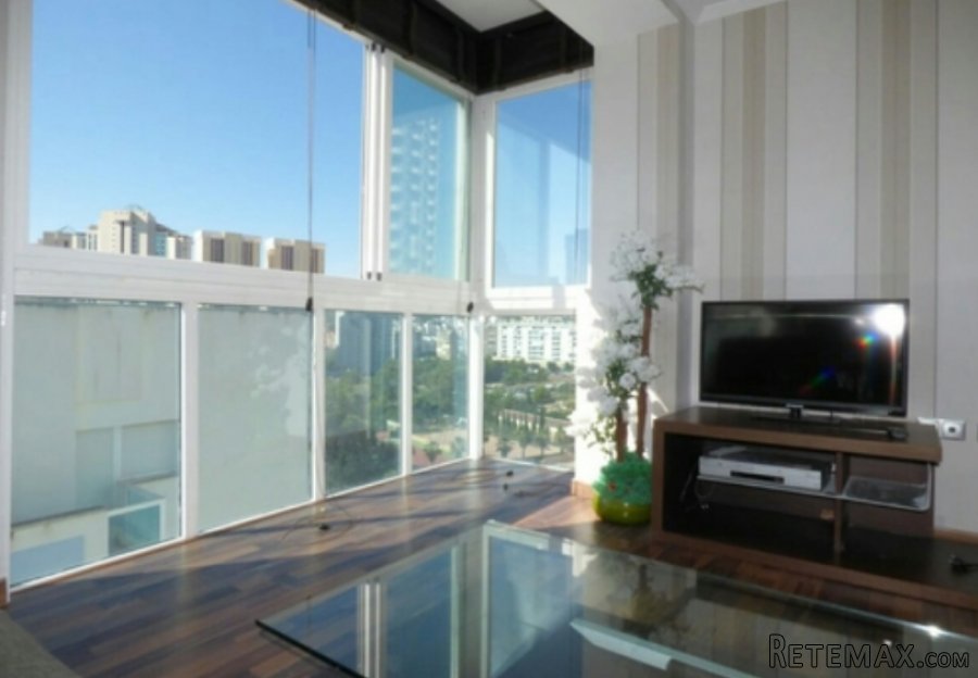 Duplex penthouse in Benidorm (Alicante) with 8 and 9..
