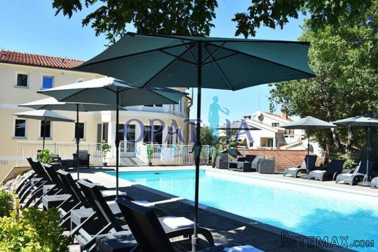 Poreč, Istra, butik hotel s bazenom i saunom, 11 soba +..