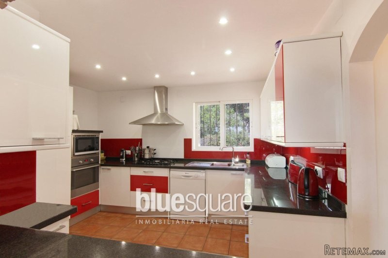 Luxury 5 bedroom villa with sea view - 2