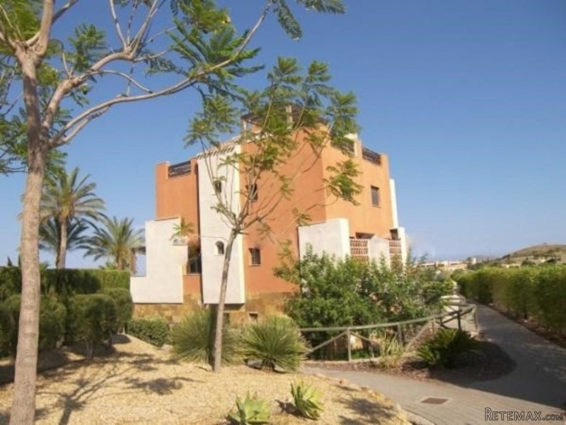 Town House / Village House in Vera