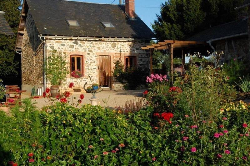 Country House with Swimming Pool