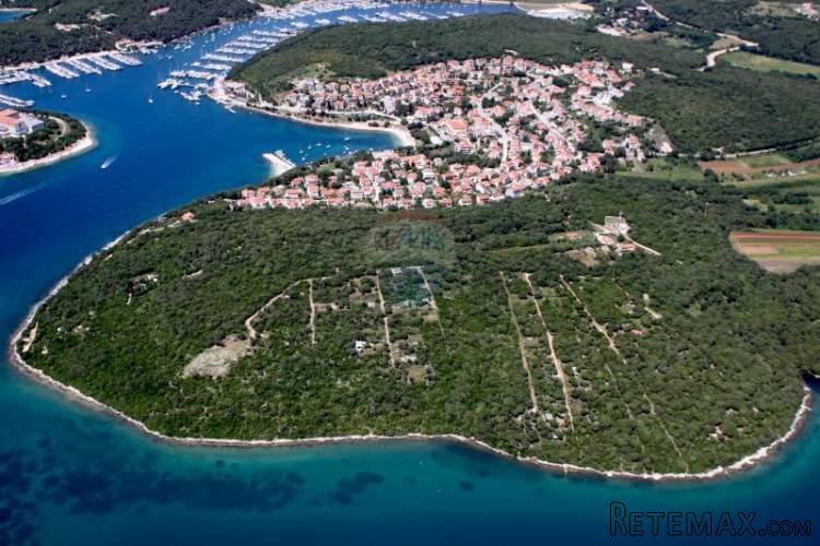 ISTRA, PJEŠČANA UVALA PREKRASNO GRAĐEVINSKO ZEMLJIŠTE...