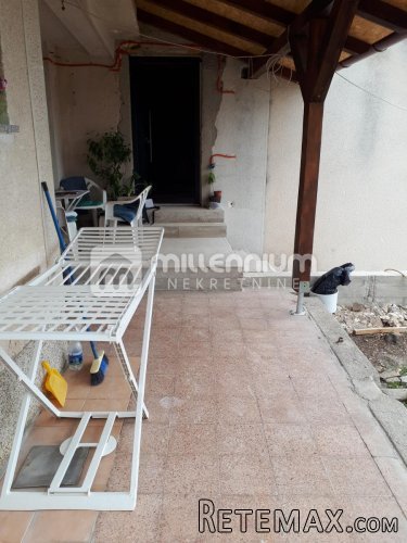 Kostrena, dvojna kuća s 5 stanova u fazi adaptacije - 9