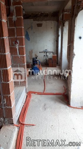 Kostrena, dvojna kuća s 5 stanova u fazi adaptacije - 10