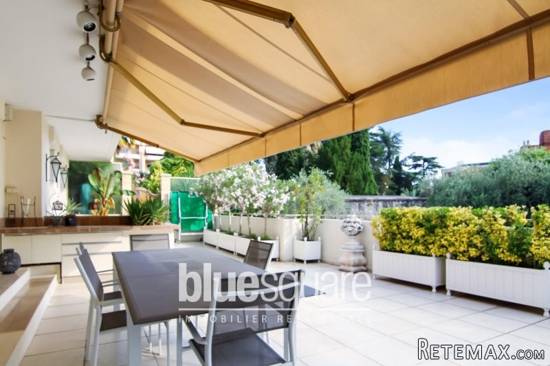Stunning split-level 3-bedroom..