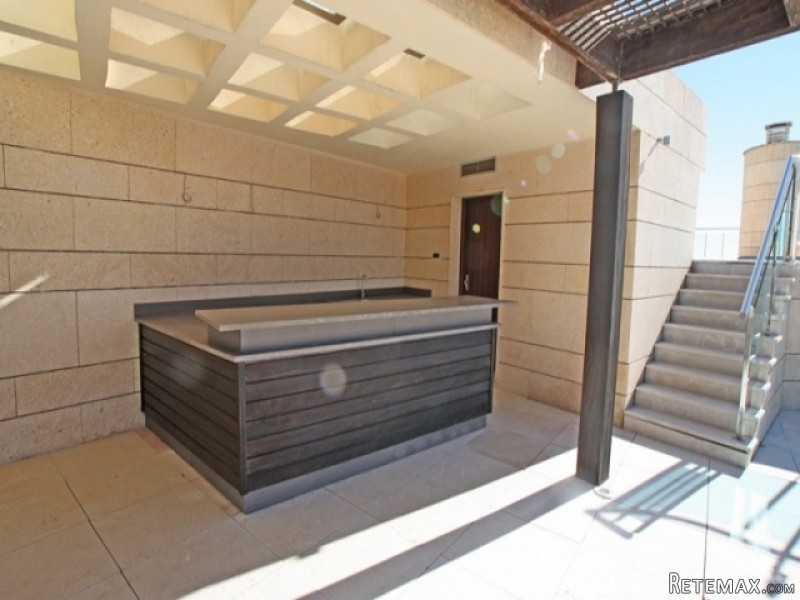 4 Bedroom Duplex Penthouse For Sale.. - 2