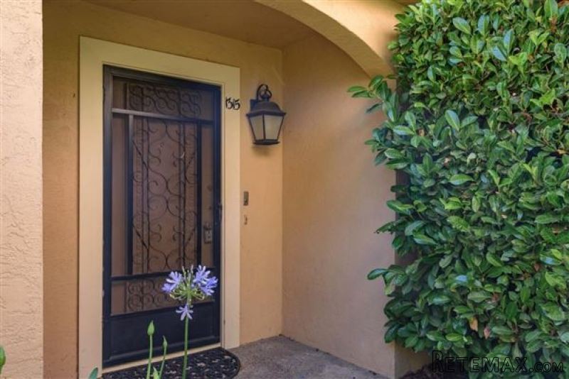 2 Bedrooms - Property - CA - For Sale