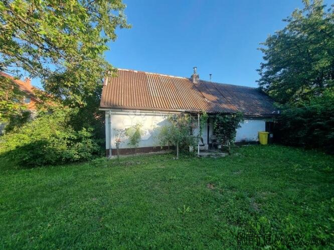 GRAĐEVINSKO ZEMLJIŠTE GOSPIĆ- STROGI CENTAR 1335m2- M1 - 3