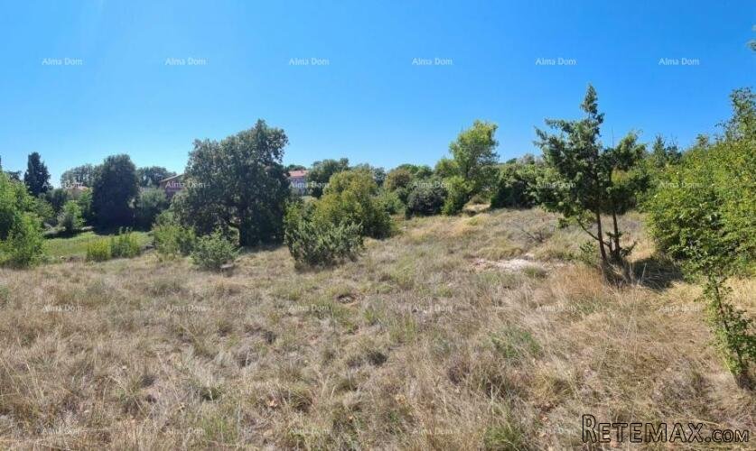 Prodaja građevinskog zemljišta površine 2330 m2, blizu Pe..