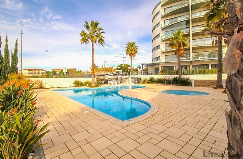 Lovely 2 Bed Apartment in Quarteira..