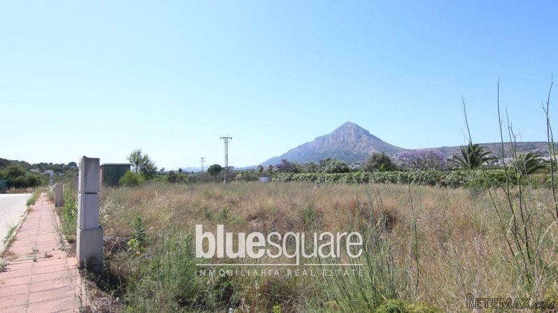 Lovely flat building plot of 1316m2 in.. - 2