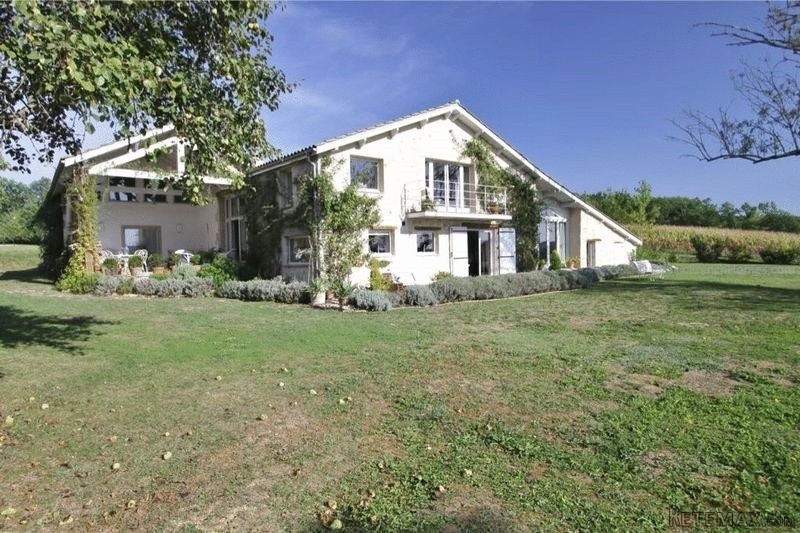 Sensational Barn Conversion close to..