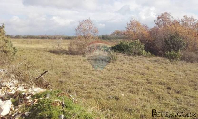 ISTRA, DUGA UVALA, građevinsko zemljište pored asfalta - 4