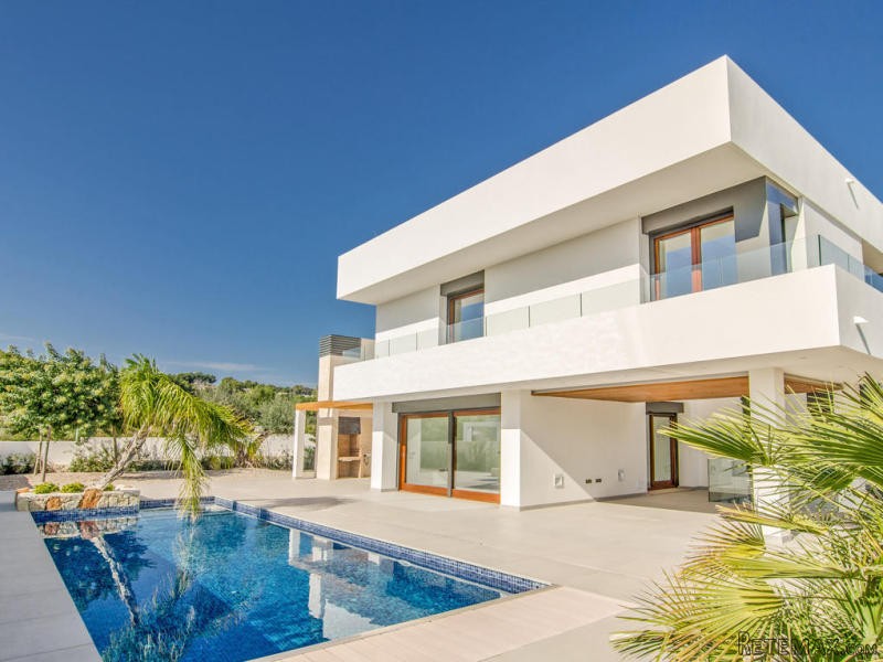 4 Bedrooms - Villa - Alicante - For Sale