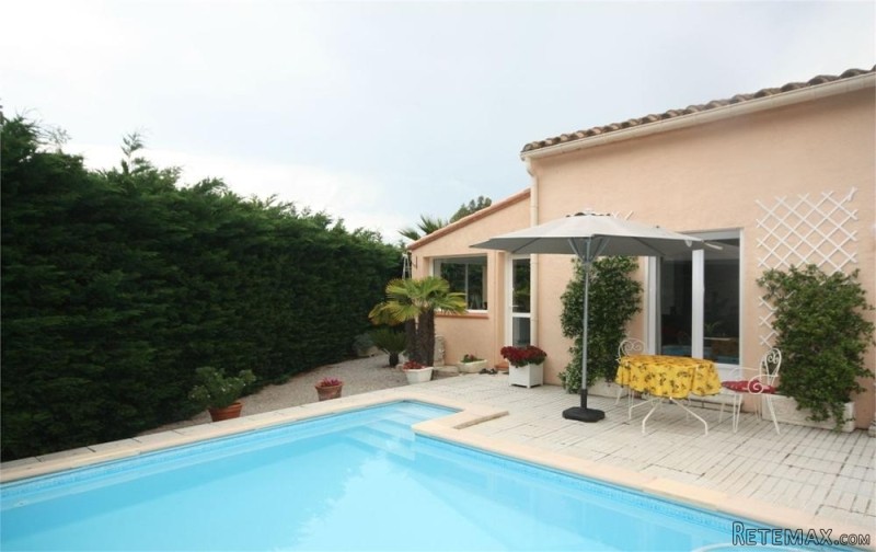 Nice Villa With Pool Near The Golf..