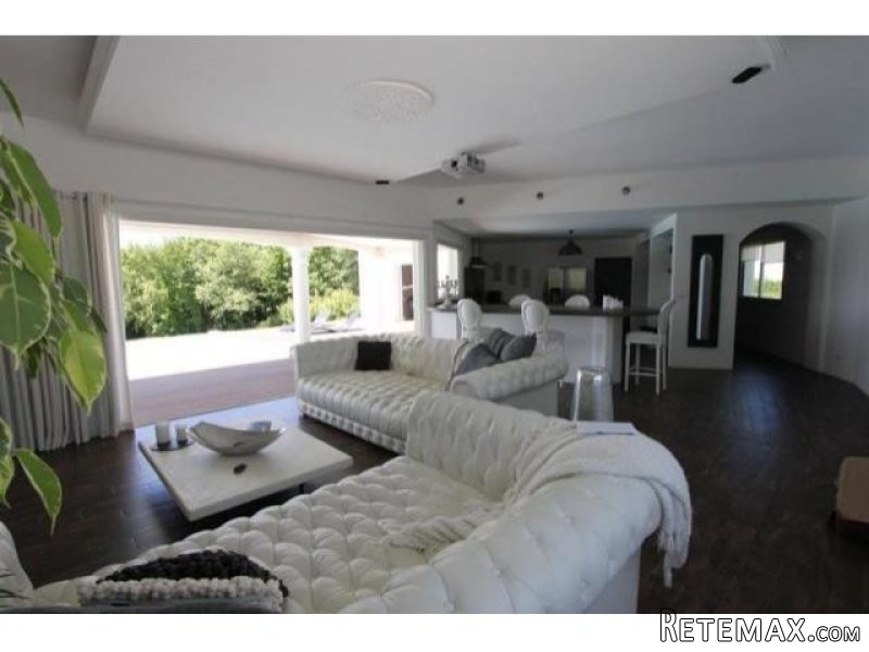 5 bedroom House For Sale: 31700..
