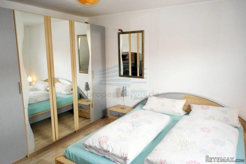 Schone, helle, moblierte 2-Zimmer..